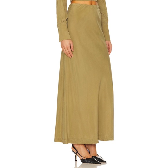 NWT SOVERE Atone Maxi Skirt in Olive - Picture 2 of 8